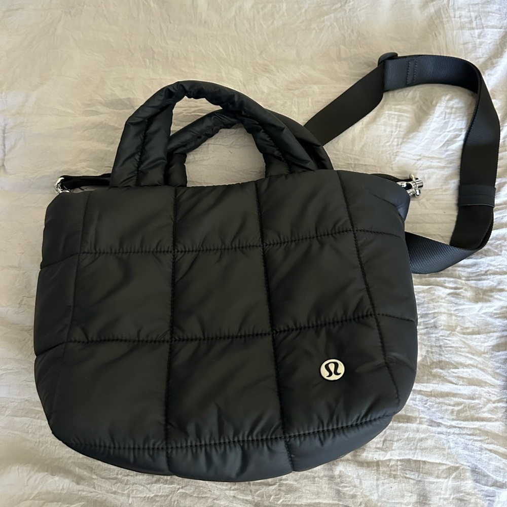 Lululemon puffer bag